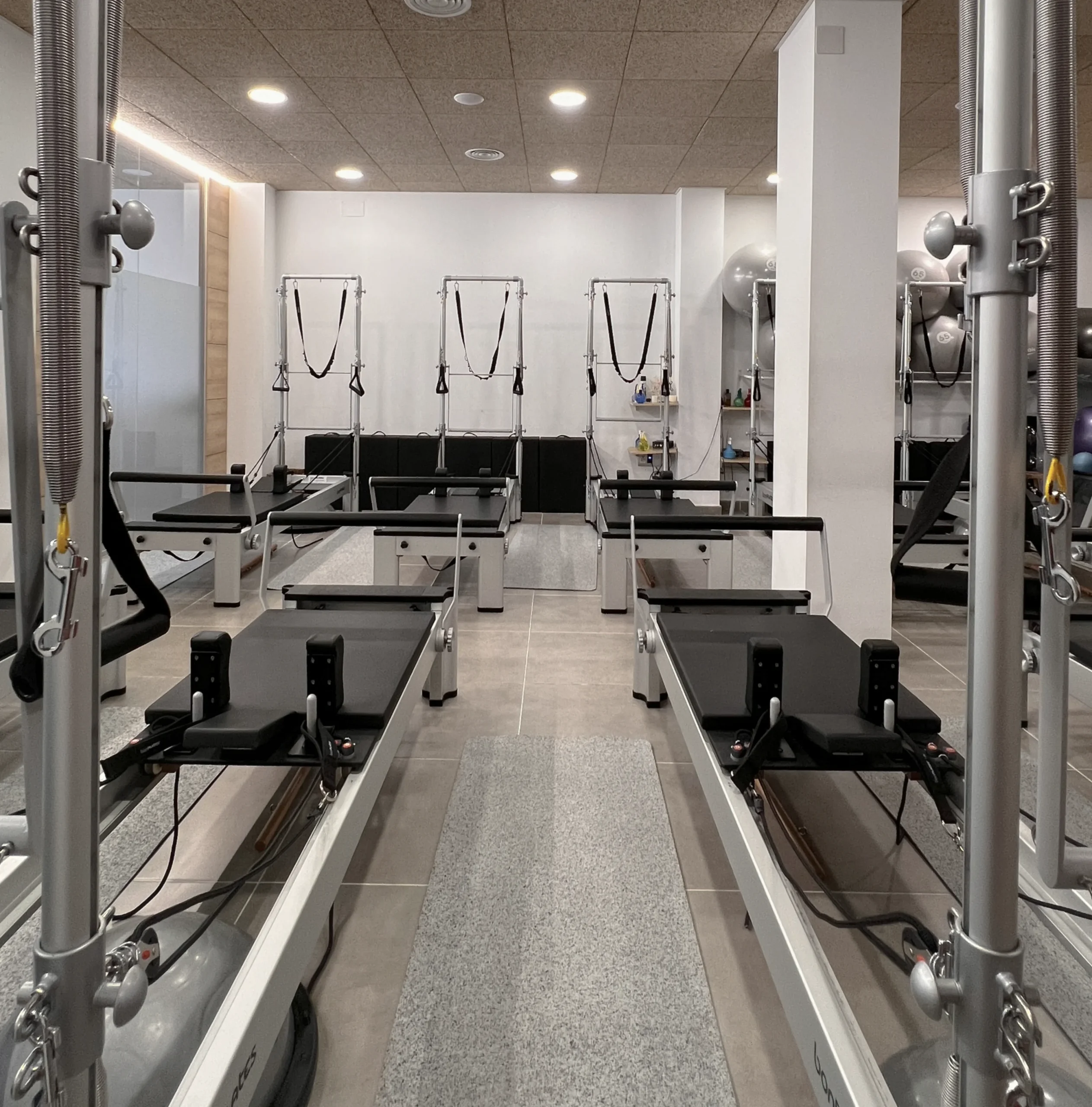 Maquinas clinica pedrero Sala pilates clínica pedrero
